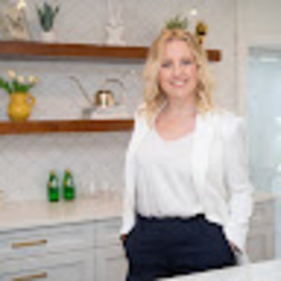 Meet your Posher, Danielle - Picture 1 of 1